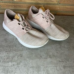 New Balance Knit Shoes Sz. 9 Womens WCRUZKC2